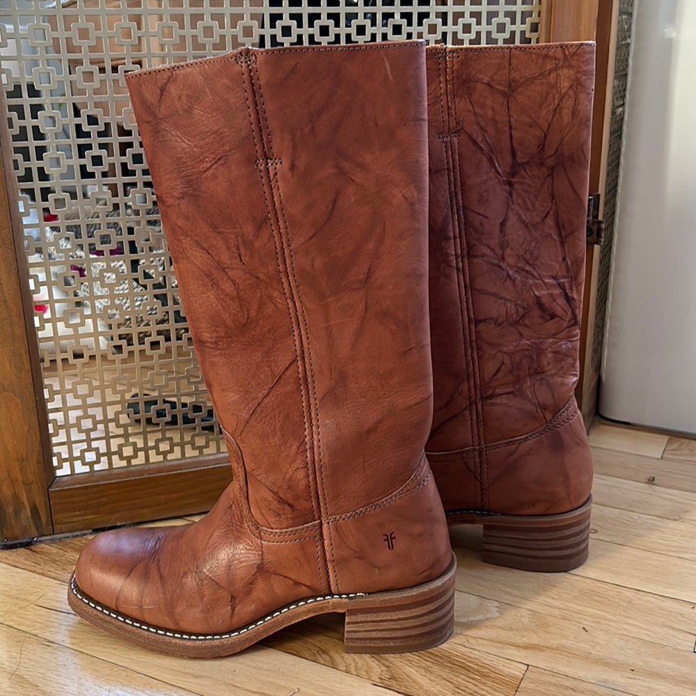 Beautiful Frye campus boots - worn once